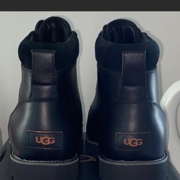 Ugg men’s boots size 11 main image 9
